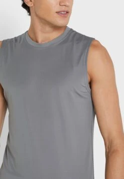 Essential Crew Neck Vest -Active Fashion Store 3 zoom desktop 496