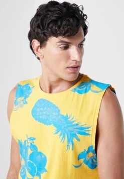 Koovs Resort Print Vest -Active Fashion Store 3 zoom desktop 556
