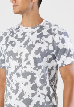 Camo Training T Shirt -Active Fashion Store 3 zoom desktop 585