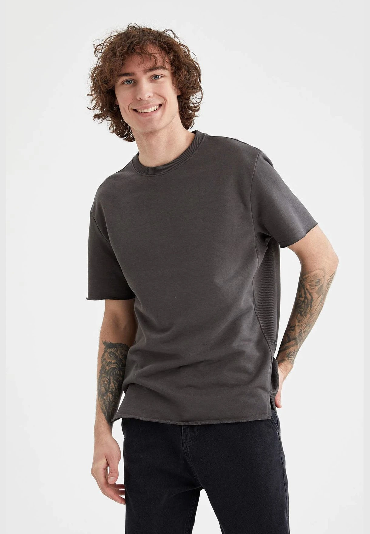 DeFacto Regular Fit Crew Neck Short Sleeve T-Shirt 5 DeFacto Regular Fit Crew Neck Short Sleeve T-Shirt - Image 3