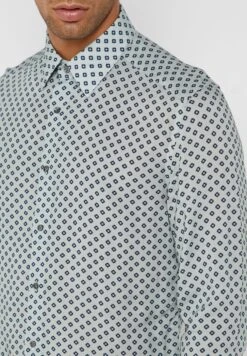 Reiss Treveiso Medallion Print Slim Fit Shirt -Active Fashion Store 3 zoom desktop 625