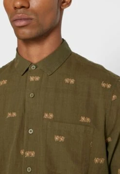 Regular Fit Printed Shirt -Active Fashion Store 3 zoom desktop 640