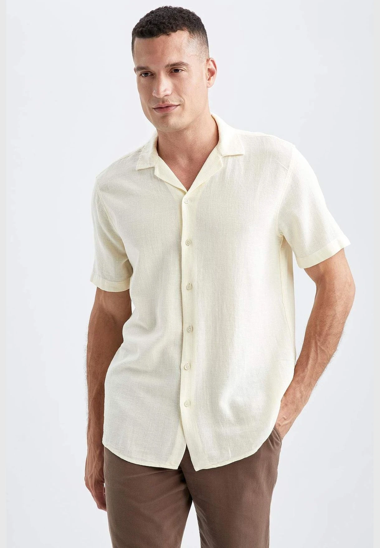 DeFacto Man Regular Fit Apache Neck Woven Top Short Sleeve Shirt 5 DeFacto Man Regular Fit Apache Neck Woven Top Short Sleeve Shirt - Image 3