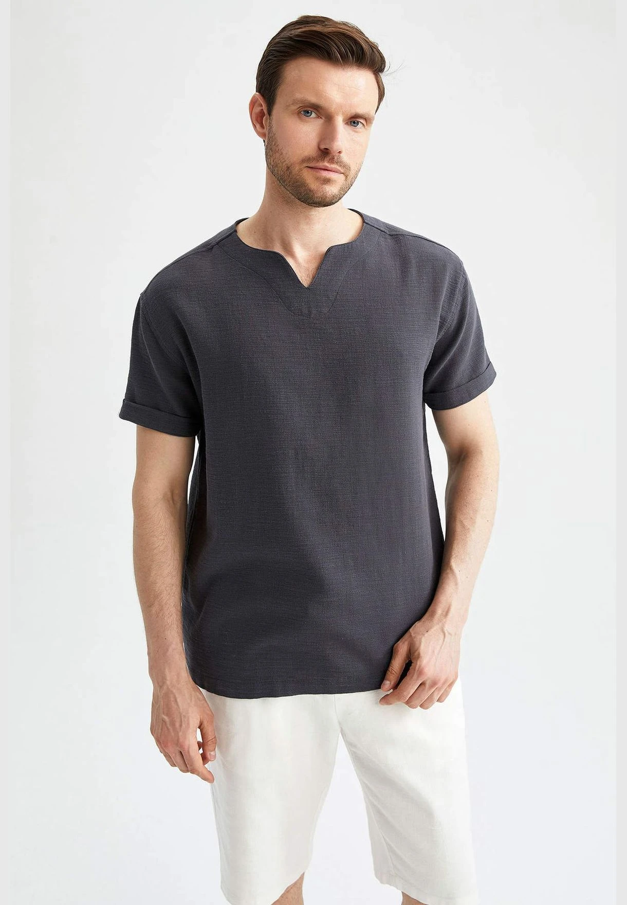 DeFacto Regular Fit V-Neck Short Sleeve Shirt 5 DeFacto Regular Fit V-Neck Short Sleeve Shirt - Image 3