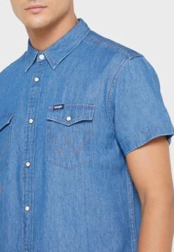 Wrangler Regular Fit Denim Shirt -Active Fashion Store 3 zoom desktop 722