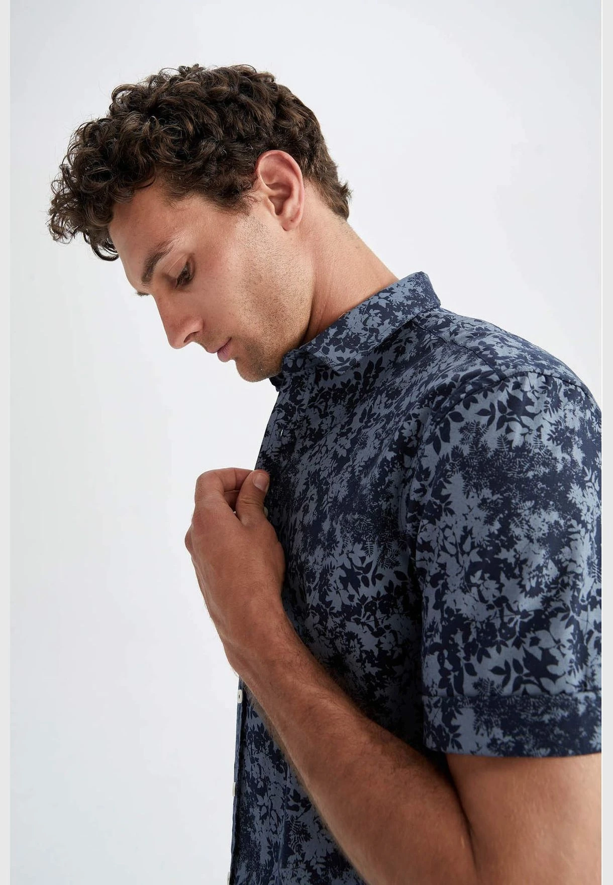 DeFacto Regular Fit Short Sleeve Printed Shirt 5 DeFacto Regular Fit Short Sleeve Printed Shirt - Image 3