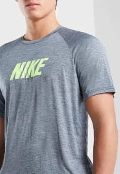 Nike Logo Hydrogaurd -Active Fashion Store 3 zoom desktop 839