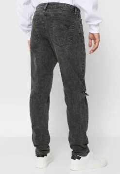 COTTON ON Mid Wash Relaxed Fit Jeans -Active Fashion Store 3 zoom desktop 902