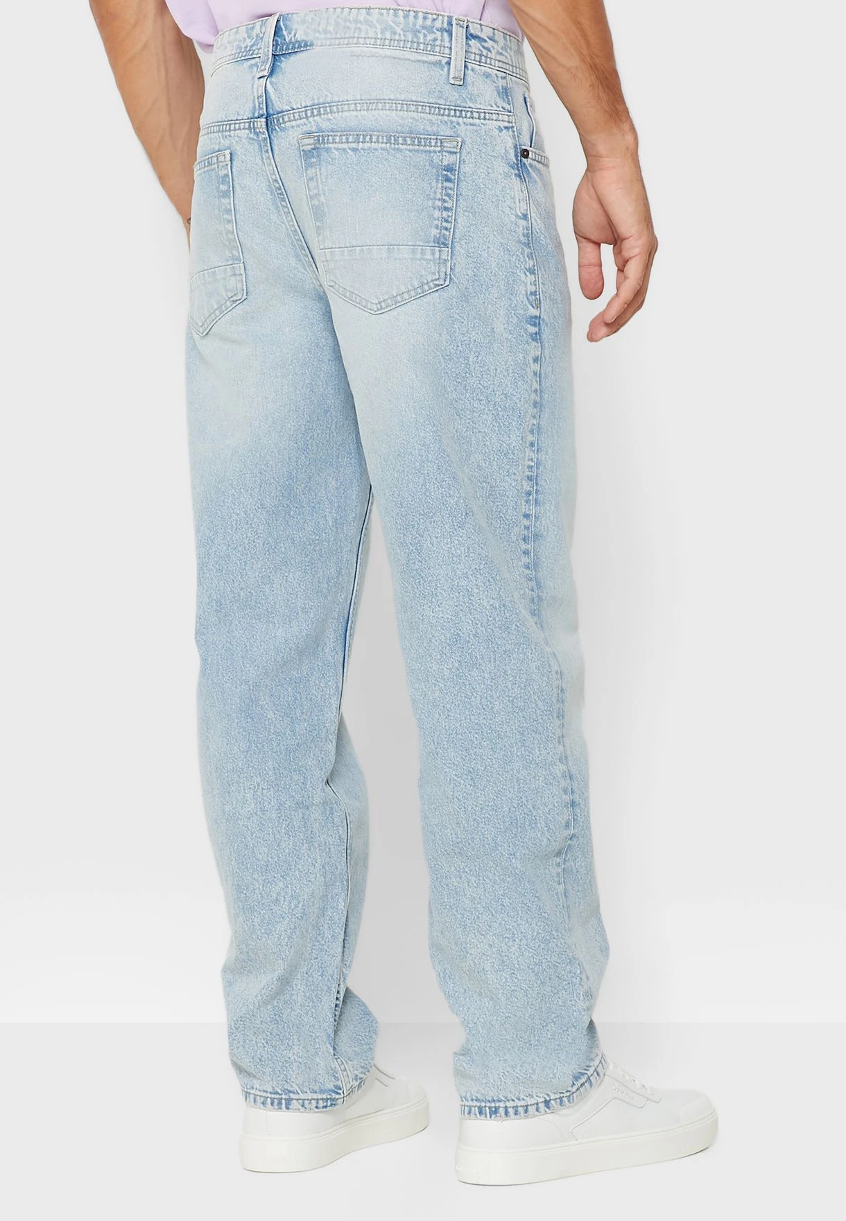 COTTON ON Light Wash Relaxed Fit Jeans 5 COTTON ON Light Wash Relaxed Fit Jeans - Image 3