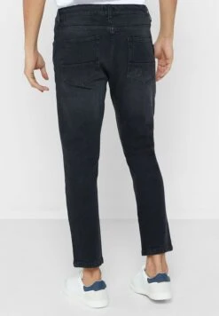 Tapered Cropped Fit Rip Detail Jean -Active Fashion Store 3 zoom desktop 946