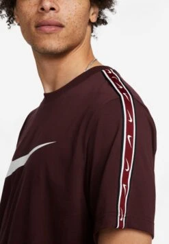 Nike Nsw Repeat Swoosh T-Shirt -Active Fashion Store 4 zoom desktop 1