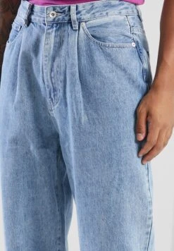 Straight Cut Jeans -Active Fashion Store 4 zoom desktop 1023