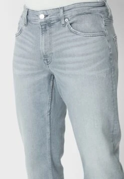 Only & Sons Straight Fit Light Wash Jeans -Active Fashion Store 4 zoom desktop 1026