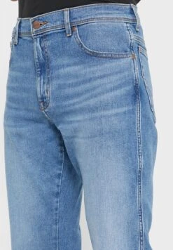 Wrangler Straight Jeans -Active Fashion Store 4 zoom desktop 1031