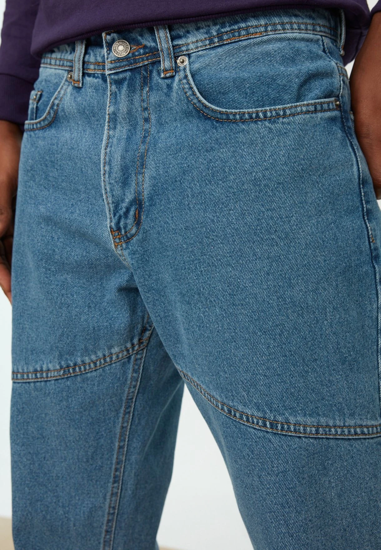 Trendyol Mid Wash Straight Fit Jeans 6 Trendyol Mid Wash Straight Fit Jeans - Image 4