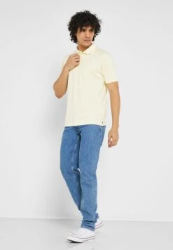 Essential Pique Polo Shirt -Active Fashion Store 4 zoom desktop 1171