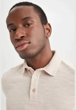 DeFacto Slim Fit Polo Collar Polo T-Shirt -Active Fashion Store 4 zoom desktop 1174