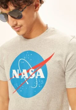 Nasa Crew Neck T-Shirt -Active Fashion Store 4 zoom desktop 137