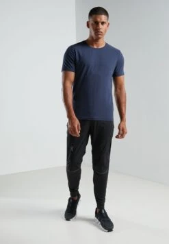 On Running Essential T-Shirt -Active Fashion Store 4 zoom desktop 281