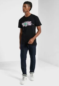 CAYLER & SONS Leopard Graphic T-Shirt -Active Fashion Store 4 zoom desktop 294