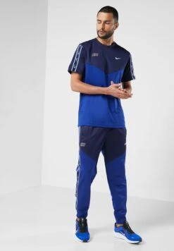 Nike Nsw Repeat Swoosh T-Shirt -Active Fashion Store 4 zoom desktop 295