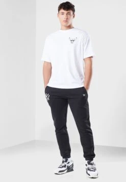 NEW ERA 9Forty Chicago Bulls Logo T-Shirt -Active Fashion Store 4 zoom desktop 299