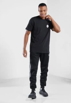 Adidas Originals Disney Graphic T-Shirt -Active Fashion Store 4 zoom desktop 332