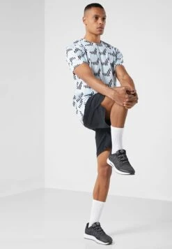 Performance Printed T-Shirt -Active Fashion Store 4 zoom desktop 345