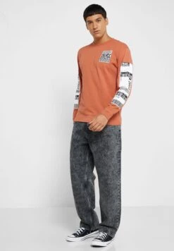 Edwin The Ark T-Shirt 9 Edwin The Ark T-Shirt -Active Fashion Store 4 zoom desktop 384