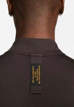 Nike Dri-Fit Element Camo Sweatshirt -Active Fashion Store 4 zoom desktop 393