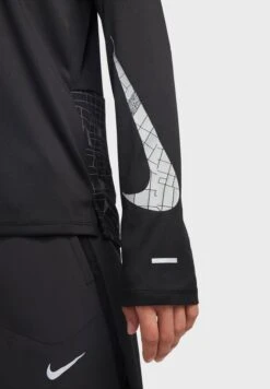 Nike Dri-Fit Miler Flash T-Shirt -Active Fashion Store 4 zoom desktop 410