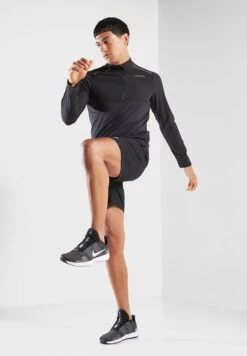 Gym King Uprising Funnel T-Shirt -Active Fashion Store 4 zoom desktop 482