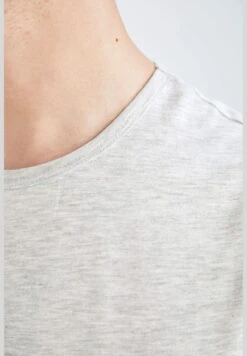 DeFacto Regular Fit Sleeveless Striped Vest -Active Fashion Store 4 zoom desktop 507