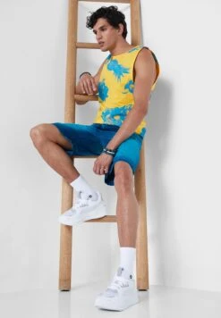 Koovs Resort Print Vest -Active Fashion Store 4 zoom desktop 543
