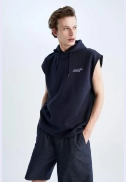 DeFacto Man Slim Fit Hooded Sleeveless Vest -Active Fashion Store 4 zoom desktop 566