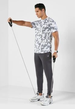 Camo Training T Shirt -Active Fashion Store 4 zoom desktop 572