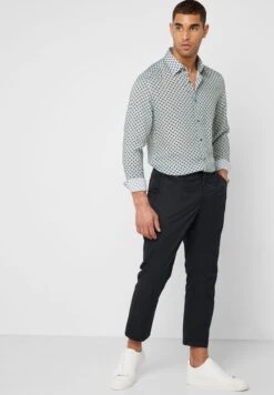 Reiss Treveiso Medallion Print Slim Fit Shirt -Active Fashion Store 4 zoom desktop 612