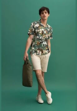 DeFacto Regular Fit Shorts Sleeve Jungle Print Shirt -Active Fashion Store 4 zoom desktop 642