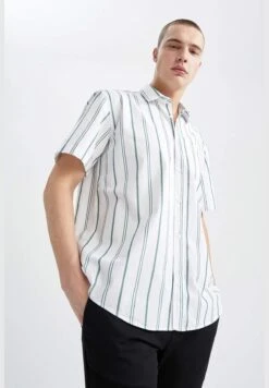 DeFacto Relax Fit Shorts Sleeve Striped Shirt -Active Fashion Store 4 zoom desktop 644