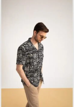 DeFacto Modern Fit Short Sleeve Mystic Print Shirt -Active Fashion Store 4 zoom desktop 664