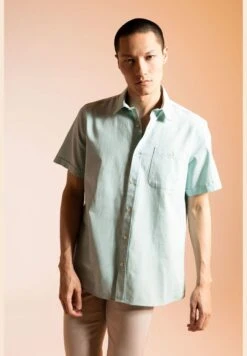 DeFacto Short Sleeve Regular Fit Button Down Polo Neck Shirt -Active Fashion Store 4 zoom desktop 677