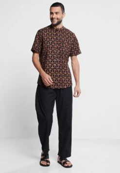 Printed Slim Fit Shirt -Active Fashion Store 4 zoom desktop 694