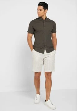 Button Collar Short Sleeve Shirt -Active Fashion Store 4 zoom desktop 700