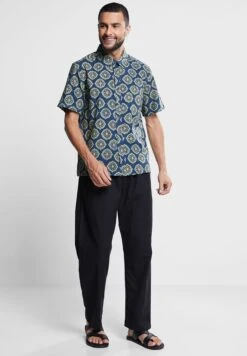 Printed Slim Fir Shirt -Active Fashion Store 4 zoom desktop 717