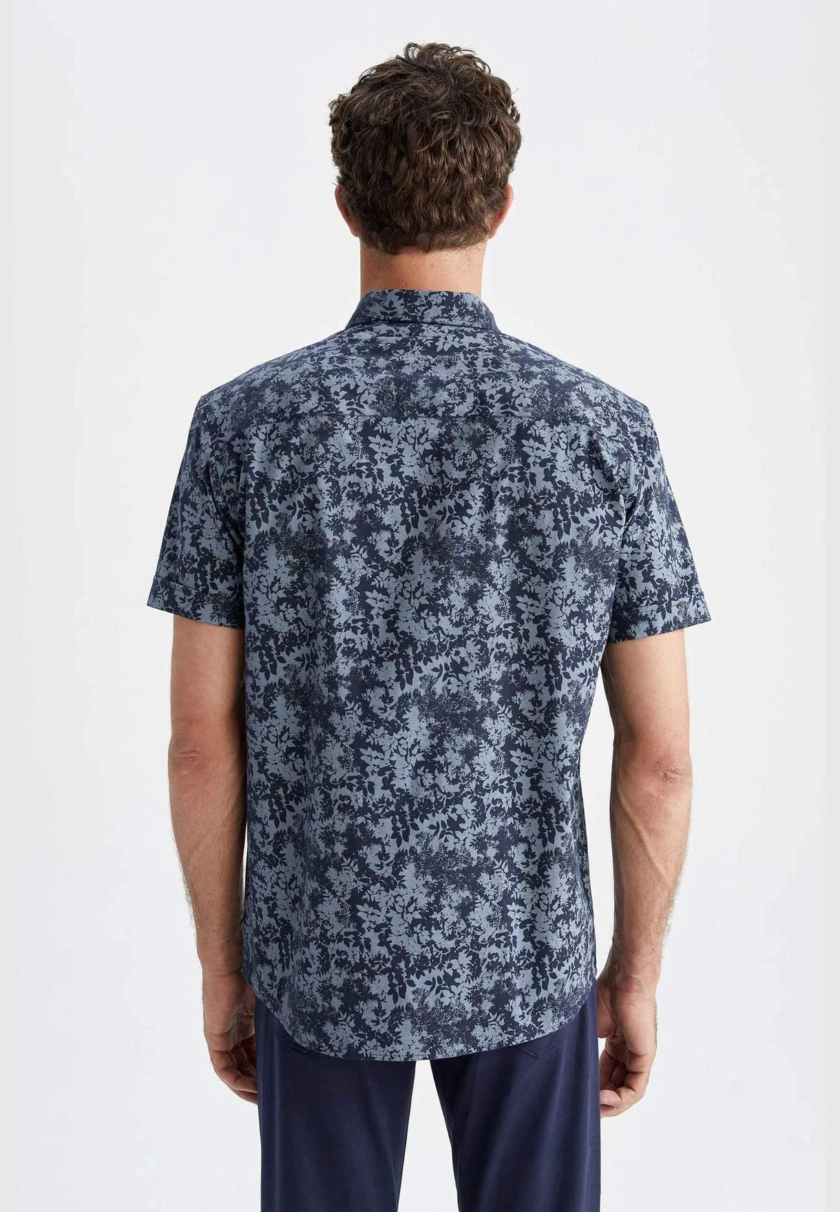 DeFacto Regular Fit Short Sleeve Printed Shirt 6 DeFacto Regular Fit Short Sleeve Printed Shirt - Image 4