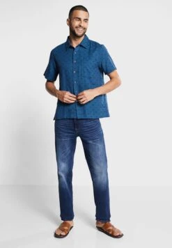 Printed Relaxed Fit Shirt -Active Fashion Store 4 zoom desktop 719