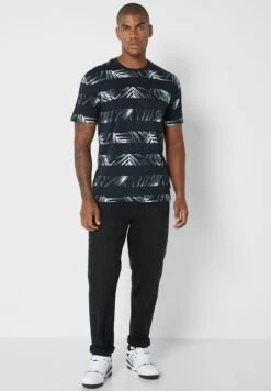 Only & Sons Leaf Print Crew Neck T-Shirt -Active Fashion Store 4 zoom desktop 74