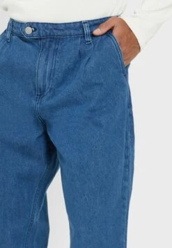 Baggy Fit Pleated Jean -Active Fashion Store 4 zoom desktop 883