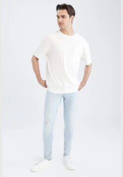 DeFacto Comfort Fit Straight Leg Jeans -Active Fashion Store 4 zoom desktop 894