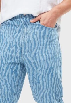 Lee Cooper Striped Straight Fit Jeans -Active Fashion Store 4 zoom desktop 929